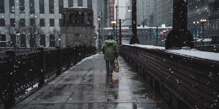 Kiša, poledica, olujni udari i ledeni talas stižu u Čikago
