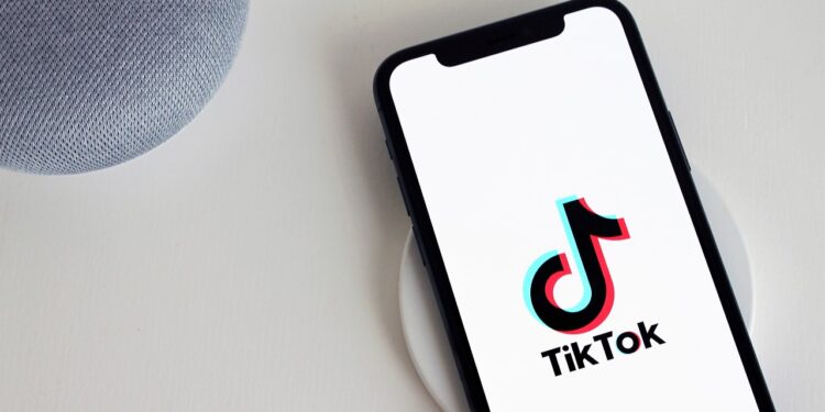 TikTok ostaje u Americi: Potpisan istorijski dogovor koji menja vlasničku strukturu aplikacije