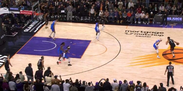 Buker trojkom srušio NBA prvaka: Oklahoma dopustila Finiksu veliki preokret