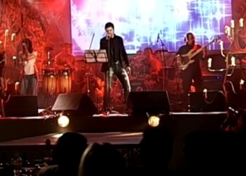 Ova pesma je jedan od najvećih hitova Tošeta Proeskog a nijednom je nije izveo uživo