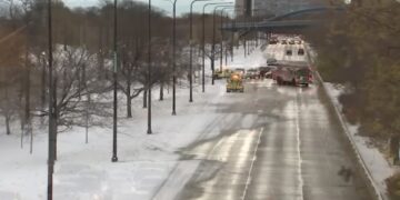 Ekstremna hladnoća paralisala Čikago: Zatvorene škole, muzeji i institucije