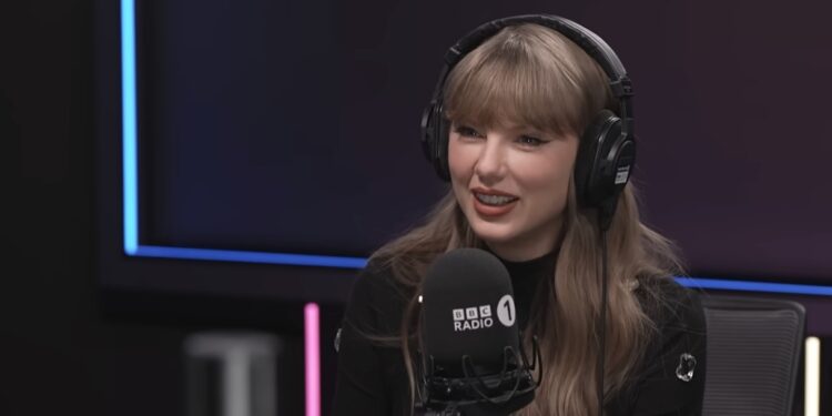 Sveštenik u svoju propoved uključio i Taylor Swift: Analizirao pesmu koju je posvetila vereniku i postao viralan