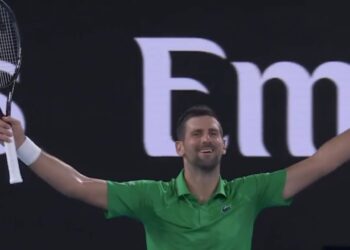 Čudesni Novak srušio Sinera posle pet setova za finale: Ovo može samo najveći svih vremena