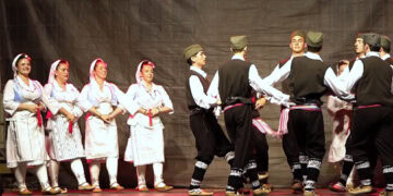 Kad se zaigra kolo u Čikagu – Srbija više nije daleko; Foto: Privatna arhiva