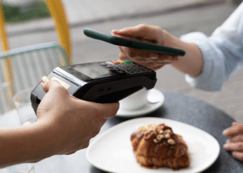 Čikago prati američki trend: Gosti umorni od bakšiša, ali konobari ga i dalje dobijaju