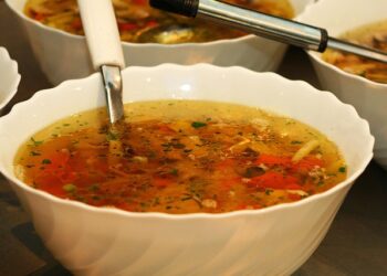 Pileća supa ili paradajz čorba: Stručnjaci otkrivaju koja je zaista zdraviji izbor u sezoni prehlada