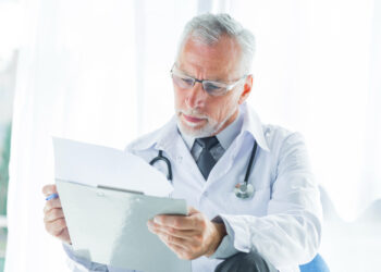 Više od 500.000 ljudi dobija pismo koje menja život: Illinois briše $1,1 milijardu medicinskog duga