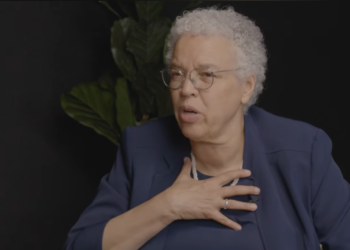 Toni Preckwinkle traži krivične prijave protiv federalnih agenata posle pucnjava koje potresaju javnost