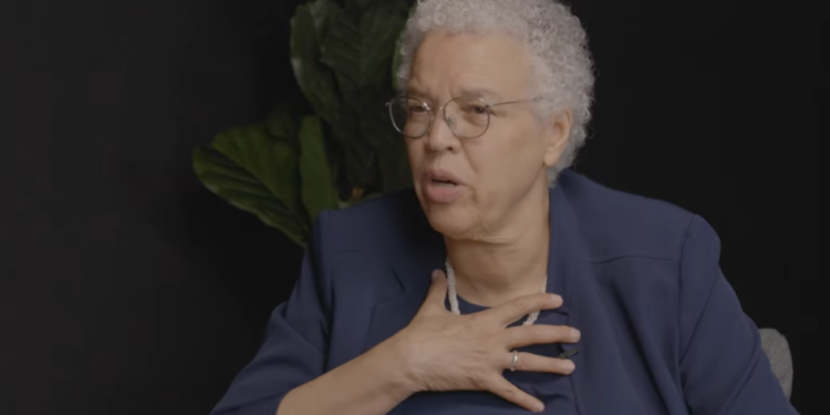 Toni Preckwinkle traži krivične prijave protiv federalnih agenata posle pucnjava koje potresaju javnost