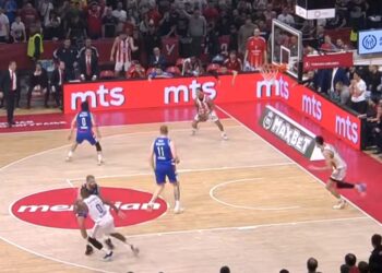 Zvezda srušila Efes u Areni za veliki korak ka plej-ofu Evrolige