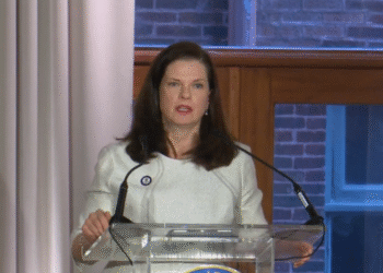 Sukob vlasti u Čikagu zbog ICE racija – Politička borba ili zaštita građana?