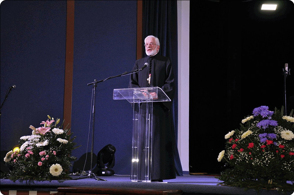 Miloš Vesin, sveštenik koji poruke vere nosi širom sveta; Foto: NCPD Branko, Niš 