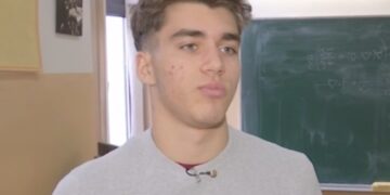 Na međunarodnoj Olimpijadi Sjedinjenih Američkih Država iz matematike, Vuk Nikolov osvojio je zlatnu medalju i titulu apsolutnog pobednika za učenike trećeg i četvrtog razreda gimnazije.