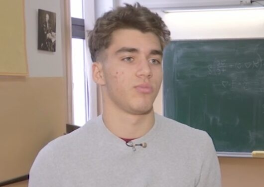 Na međunarodnoj Olimpijadi Sjedinjenih Američkih Država iz matematike, Vuk Nikolov osvojio je zlatnu medalju i titulu apsolutnog pobednika za učenike trećeg i četvrtog razreda gimnazije.