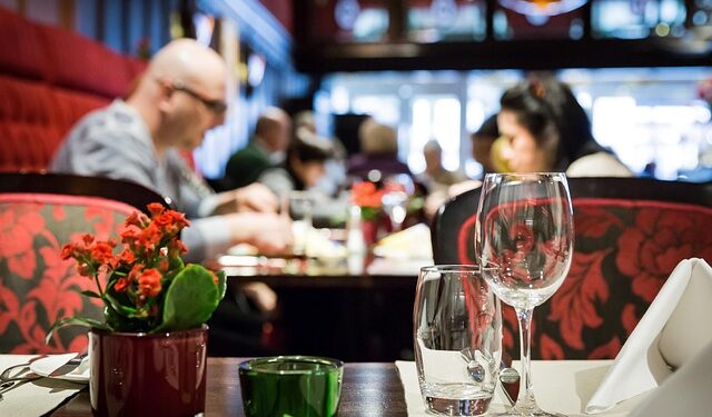 Imigrantski kafići u Čikagu između protesta protiv ICE i borbe za opstanak