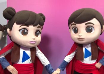 Napisi SEO optimizovan članak za novine na srpskom jeziku. Imena i prezimena i nazive firmi, kompanija zadrzi u originalu na engleskom jeziku. Umesto reci dolar uvek ispred broja pisi znak $ Na kraju mi izdvoji ključne reči za SEO optimizaciju i odvoji ih zarezima: