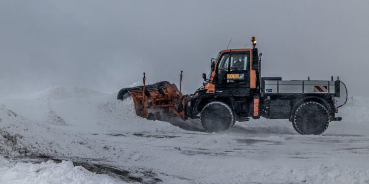 Ameriku paralizovala snežna katastrofa: Najmanje 87 mrtvih, milioni bez struje, saobraćaj u kolapsu