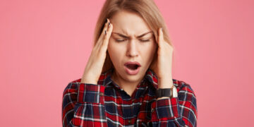 Proleće donosi sunce, ali i bol: Evo zašto migrene tada postaju nepodnošljive!