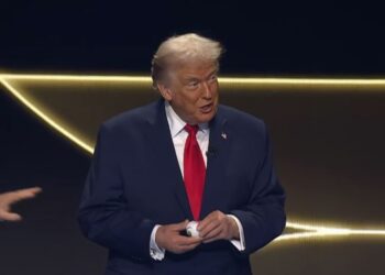 Trump žestoko udario na velike američke medije: „Lažu o ratu i žele poraz SAD“