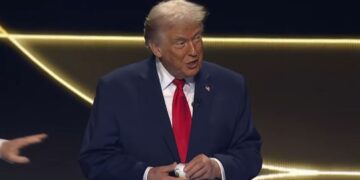 Trump žestoko udario na velike američke medije: „Lažu o ratu i žele poraz SAD“