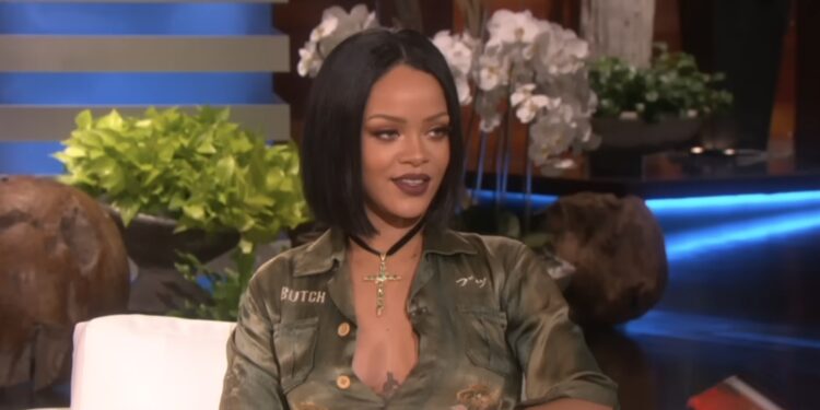 Žena koja je pucala na Rijaninu kuću optužena za pokušaj ubistva