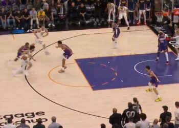 Jokić doneo pobedu Denveru u Finiksu, tripl-dabl rekord sve bliže