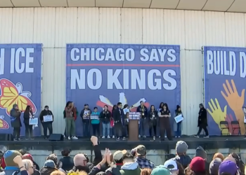 Desetine hiljada ljudi na ulicama Čikaga: Održani masovni protesti protiv Trump-a