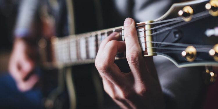 Gitara koja je promenila istoriju roka prodata za neverovatnih $14.6 miliona – Pink Floyd legenda oborila svetski rekord