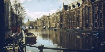 Eksplozija potresla jevrejsku školu u Amsterdamu: Gradonačelnica tvrdi – napad je bio ciljano usmeren na jevrejsku zajednicu