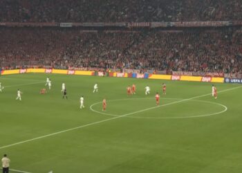 Spektakl sa sedam golova u Minhenu poslao Bajern u polufinale Lige šampiona