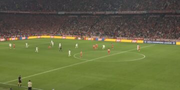 Spektakl sa sedam golova u Minhenu poslao Bajern u polufinale Lige šampiona