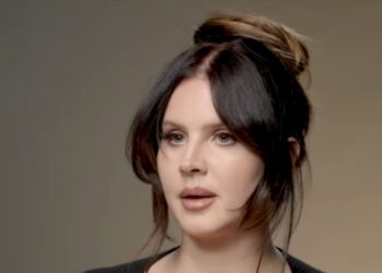 Lana Del Rey predstavila naslovnu pesmu za novu James Bond video igru