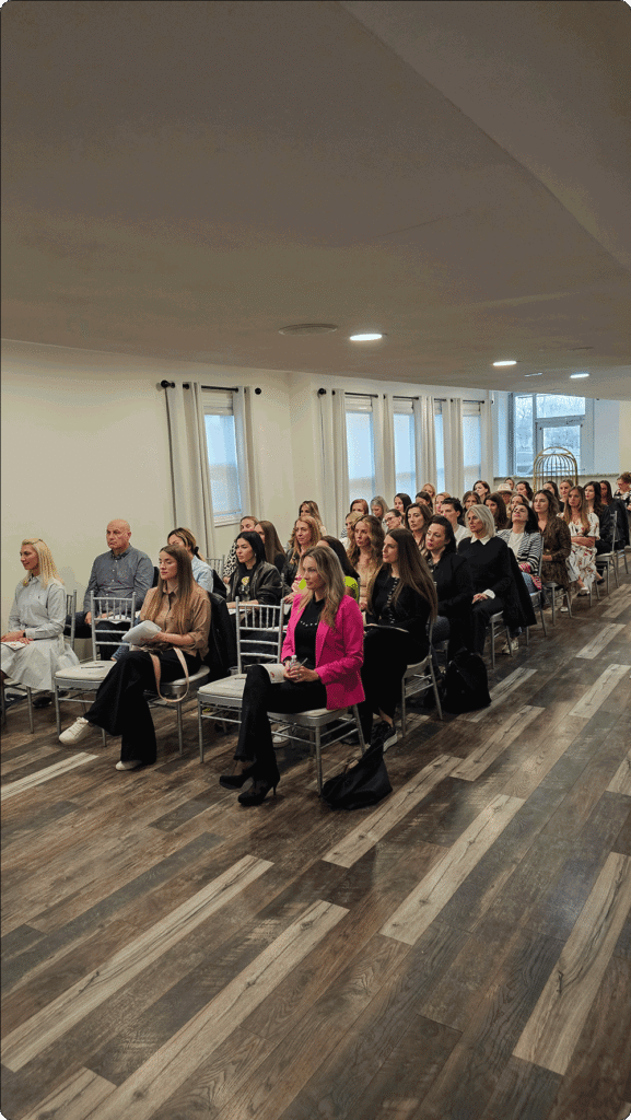 Puna sala roditelja, prostor zajedničkog učenja i otvaranja važnih tema o roditeljstvu; Foto: Parenting metamorphosis