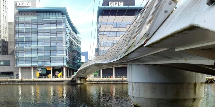 BBC planira da ukine 2.000 radnih mesta i uštedi 10 odsto godišnjeg budžeta