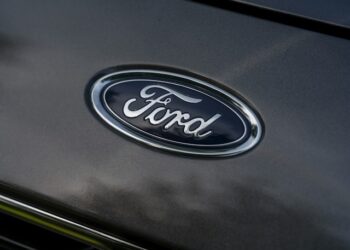 Veliki opoziv u Americi: Ford povlači više od 254.000 SUV vozila – Kvar može ugasiti ključne sisteme