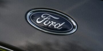 Veliki opoziv u Americi: Ford povlači više od 254.000 SUV vozila – Kvar može ugasiti ključne sisteme