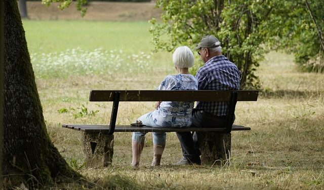 Radna granica pomerena: Crna Gora vraća staro pravilo – Zaposleni mogu da rade duže, ali penzija ostaje ista