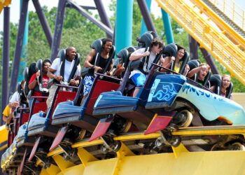 Nova pravila u Six Flags parku: Bez odraslih nema ulaska za mlađe od 15 godina