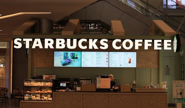 Rezovi u Starbucks-u: 300 radnih mesta manje u SAD u okviru velike reorganizacije