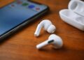 Revolucija iz Apple-a: Siri dobija “oči”, stižu AirPods slušalice koje vide svet oko vas