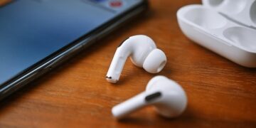 Revolucija iz Apple-a: Siri dobija “oči”, stižu AirPods slušalice koje vide svet oko vas