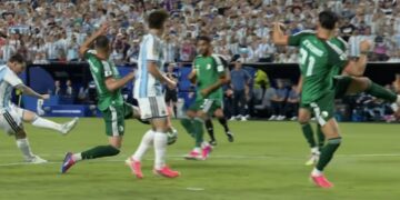 Istorijski het-trik Mesija, Argentina pobedom započela odbranu titule prvaka sveta