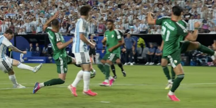 Istorijski het-trik Mesija, Argentina pobedom započela odbranu titule prvaka sveta