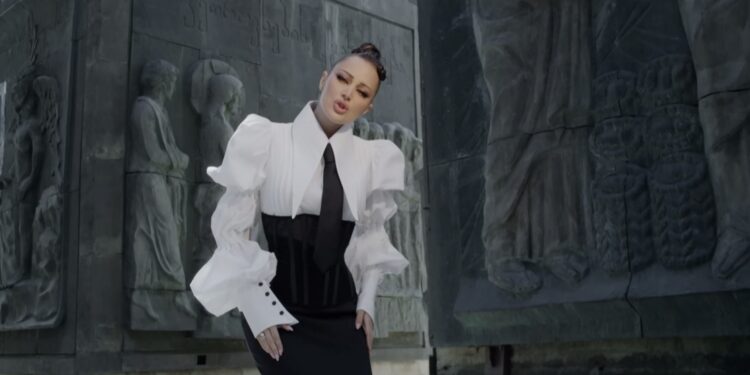 Nakon tri godine Aleksandra Prijović izbacila novi album i otvorila kafić usred svoje kuće