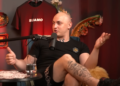 Desingerica na udaru zbog šišanja dece na nastupu u Budvi, stigao odgovor na peticiju da mu se zabrani ulazak u Crnu Goru
