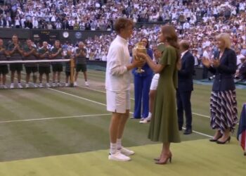 Siner ostaje na tronu: Preokret protiv Zvereva za drugi trofej na Vimbldonu