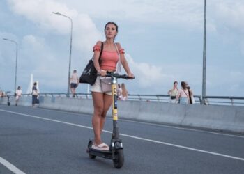 U Severnoj Makedoniji od danas električne trotinete smeju da voze samo punoletne osobe