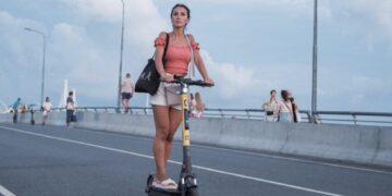 U Severnoj Makedoniji od danas električne trotinete smeju da voze samo punoletne osobe