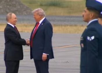 Razgovarali Putin i Trump: Poziv trajao sat i 25 minuta, poznato o čemu su pričali