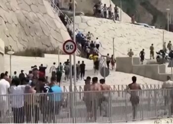 Oko 50.000 migranata preplivalo granicu između Maroka i Španije, desetine se utopile